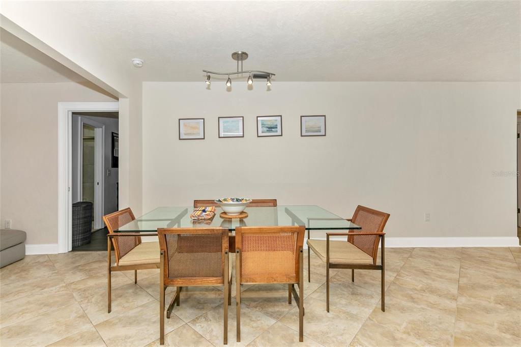 3039 Chase Circle Sarasota, FL 34231 - Photo 28 of 55 a view of a livingroom with furniture