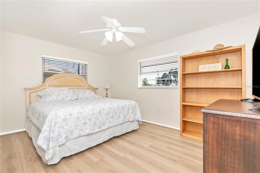 3039 Chase Circle Sarasota, FL 34231 - Photo 35 of 55