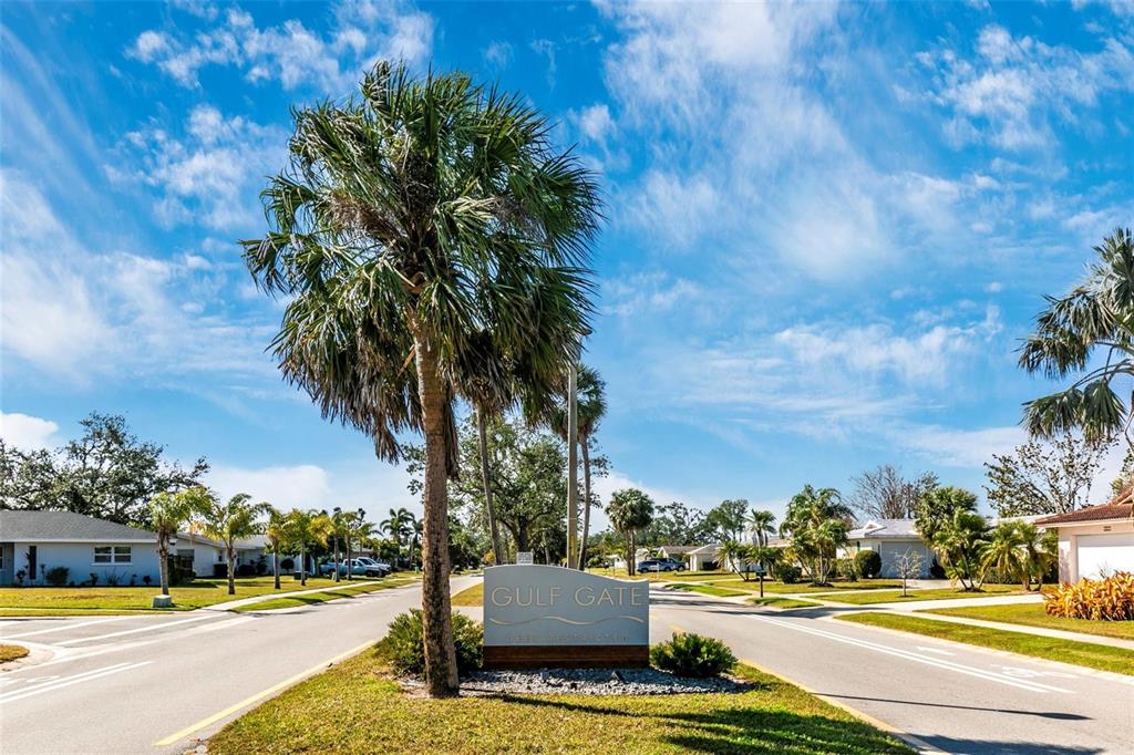 3039 Chase Circle Sarasota, FL 34231 - Photo 4 of 55