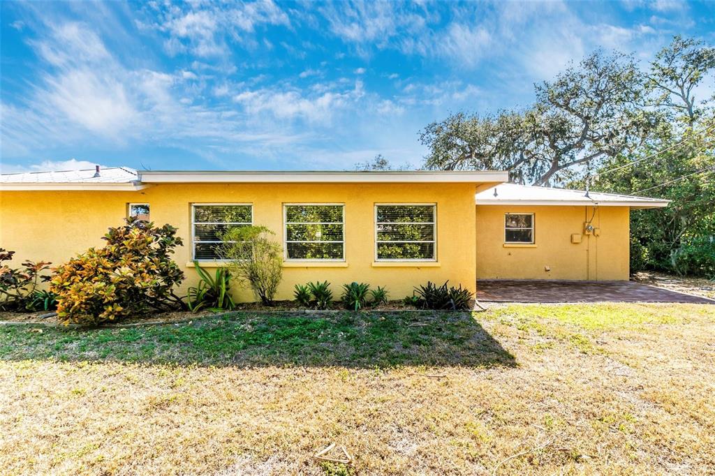 3039 Chase Circle Sarasota, FL 34231 - Photo 50 of 55