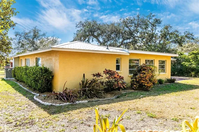 $4,000 | 3039 Chase Circle, Sarasota, FL 34231