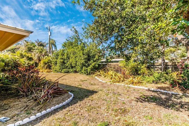 $4,000 | 3039 Chase Circle, Sarasota, FL 34231