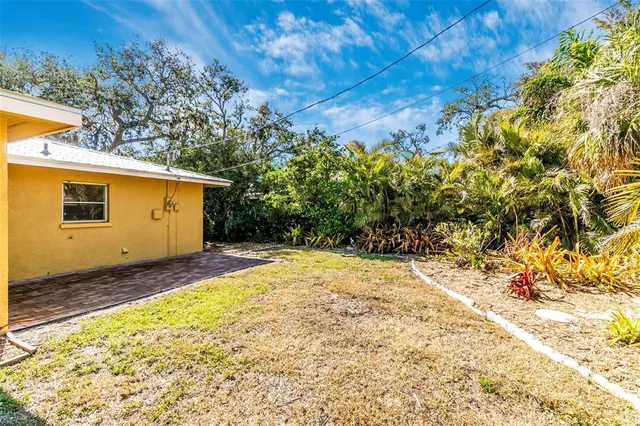 $4,000 | 3039 Chase Circle, Sarasota, FL 34231