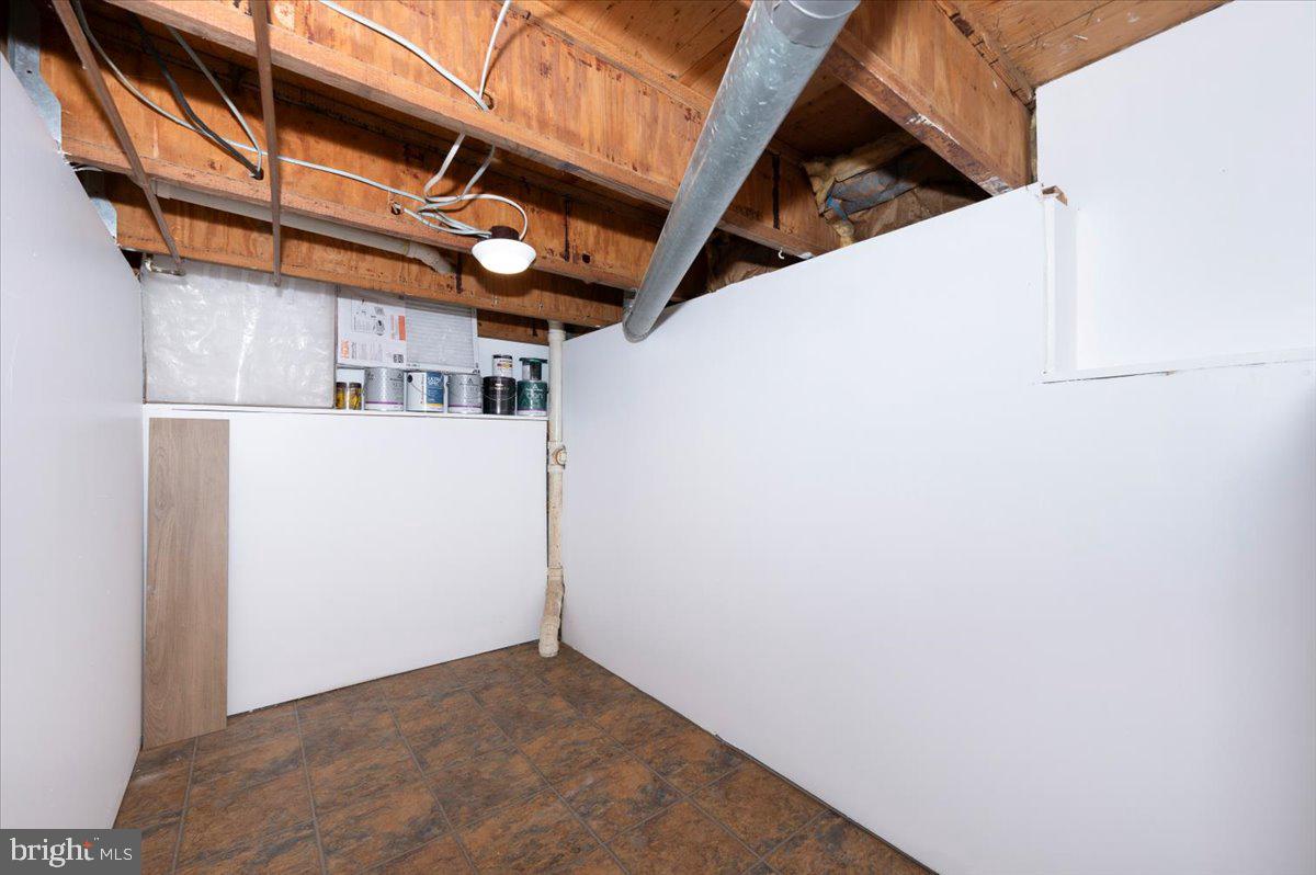 12144 Turnstone Court, Unit 87 Silver Spring, MD 20904 - Photo 46 of 56 a view of small space