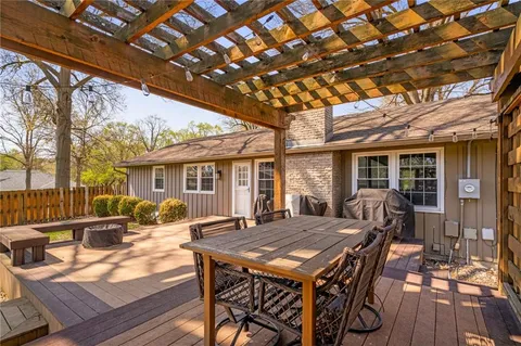 $495,000 | 6525 Hodges Drive, Prairie Village, KS 66208