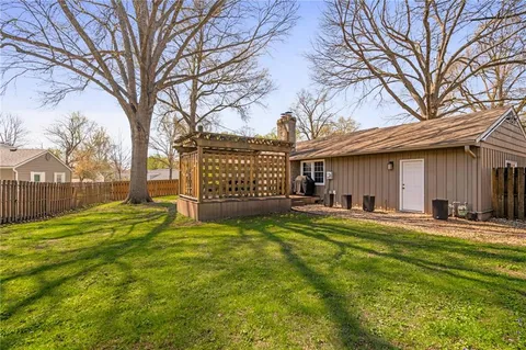 $495,000 | 6525 Hodges Drive, Prairie Village, KS 66208