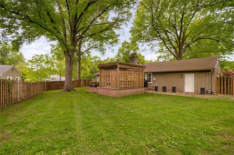 $495,000 | 6525 Hodges Drive, Prairie Village, KS 66208