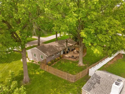 $495,000 | 6525 Hodges Drive, Prairie Village, KS 66208