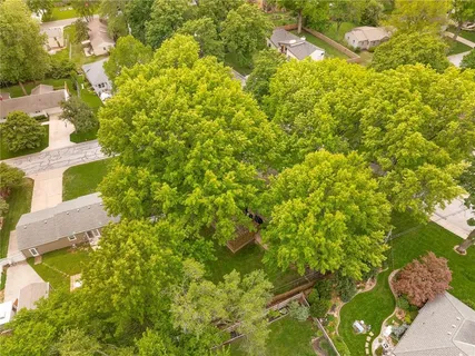 $495,000 | 6525 Hodges Drive, Prairie Village, KS 66208
