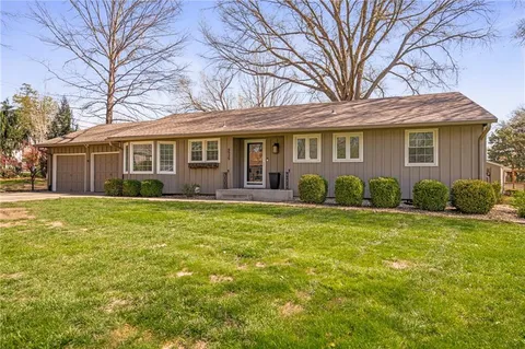 $495,000 | 6525 Hodges Drive, Prairie Village, KS 66208