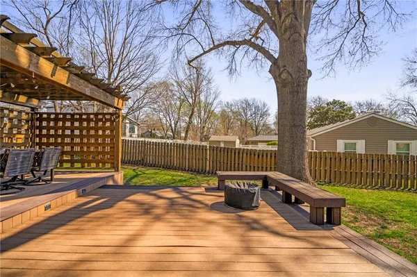 $495,000 | 6525 Hodges Drive, Prairie Village, KS 66208