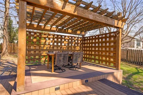 $495,000 | 6525 Hodges Drive, Prairie Village, KS 66208