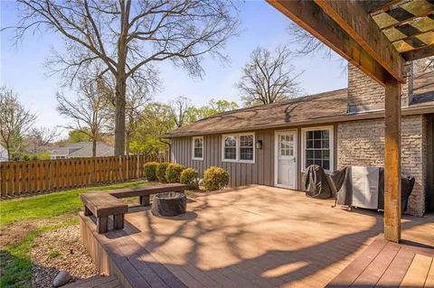 $495,000 | 6525 Hodges Drive, Prairie Village, KS 66208