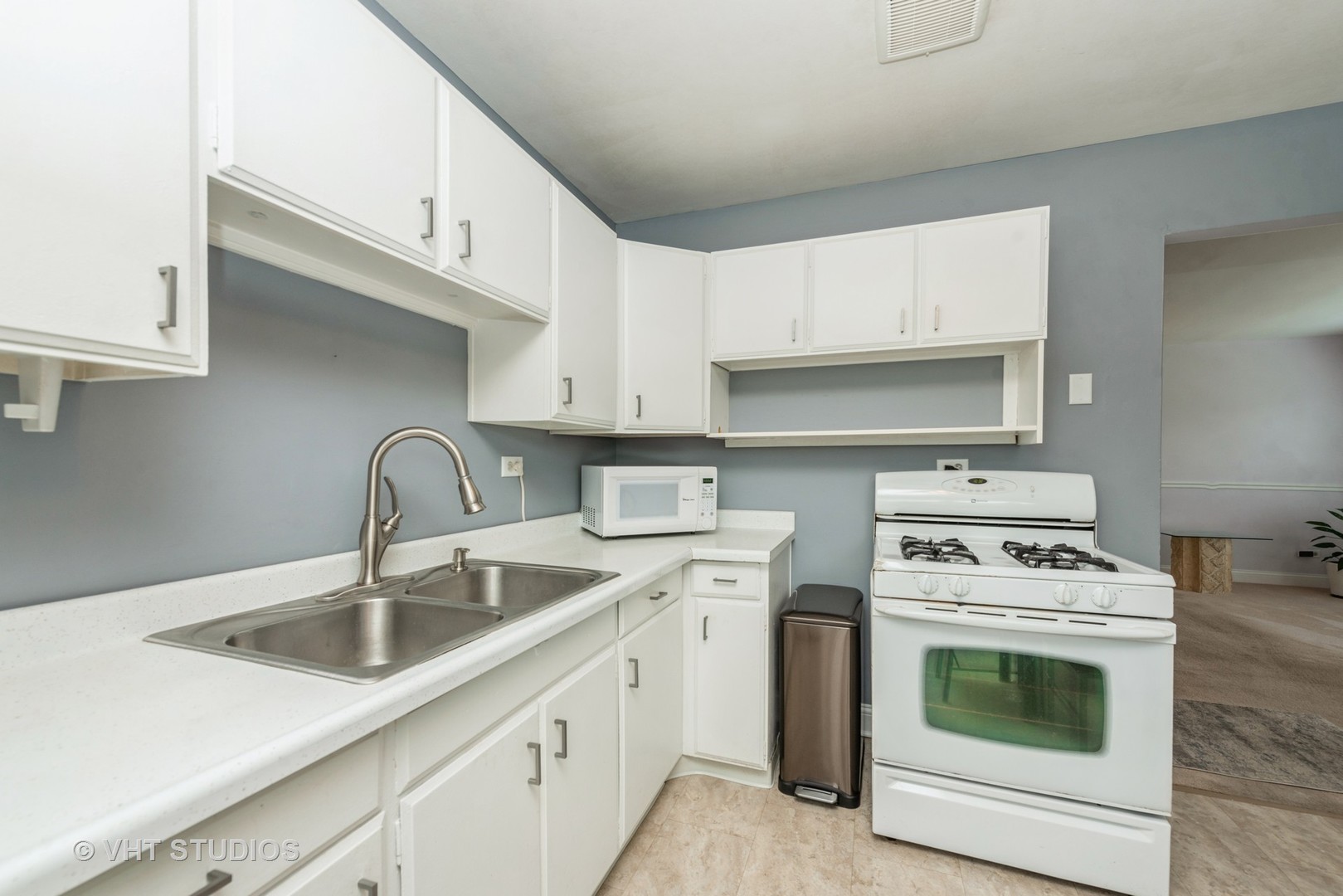 6804 Valley View Road Hanover Park, IL 60133 - Photo 5 of 15 Gallery Image 5