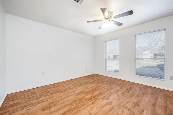 $1,650 | 812 Driftwood Drive, Shady Shores, TX 76208