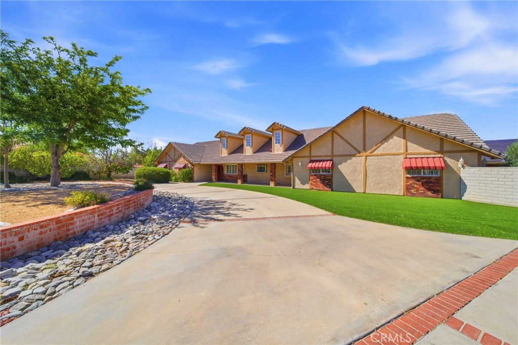 19670 Tonkawan Road Apple Valley, CA 92307 - Photo 5 of 70