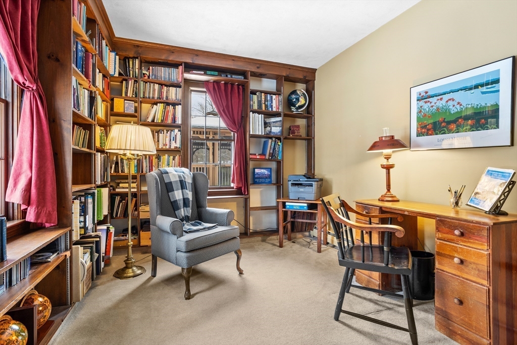 321 North Road Bedford, MA 01730 - Photo 13 of 41