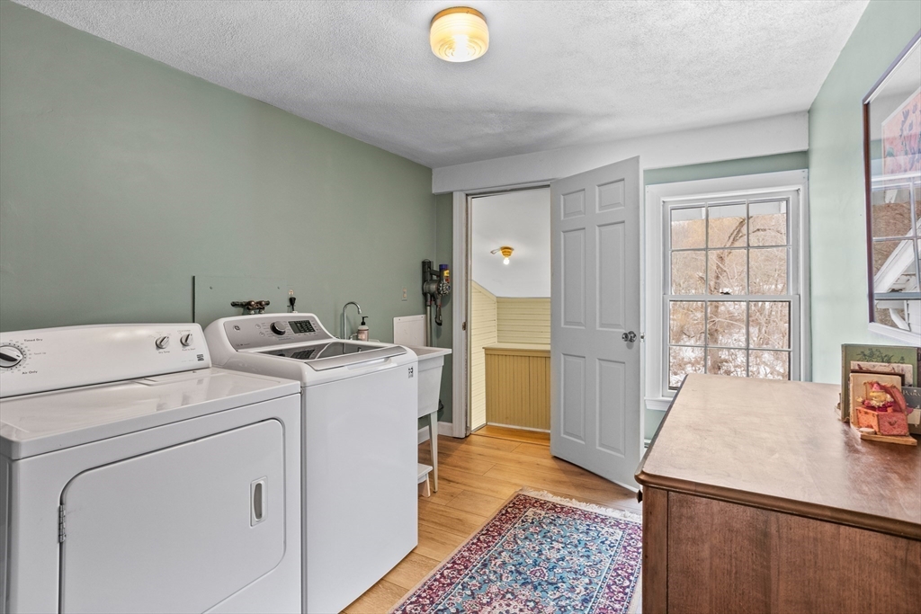 321 North Road Bedford, MA 01730 - Photo 29 of 41