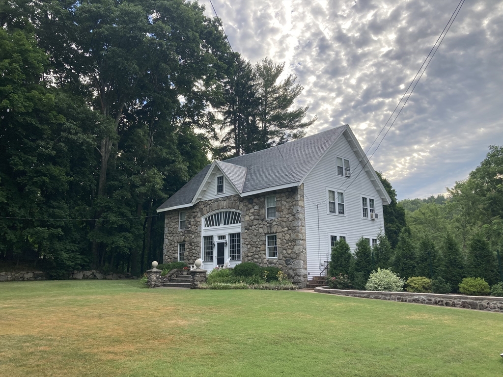 321 North Road Bedford, MA 01730 - Photo 37 of 41