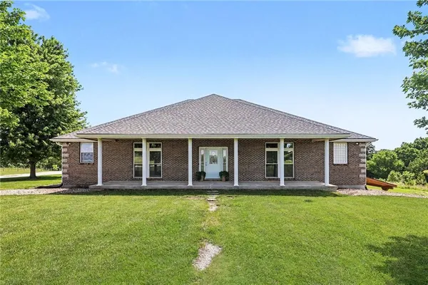 $950,000 | 31005 Nottingham Lane, Lawson, MO 64062