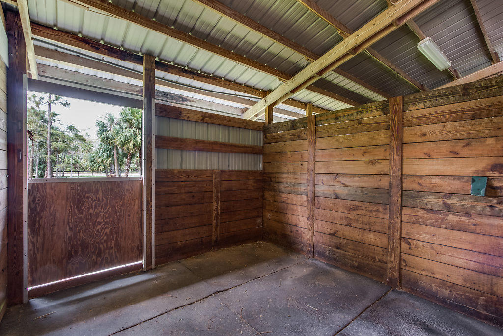 2921 Buck Ridge Trail Loxahatchee, FL 33470 - Photo 4 of 9 Stalls