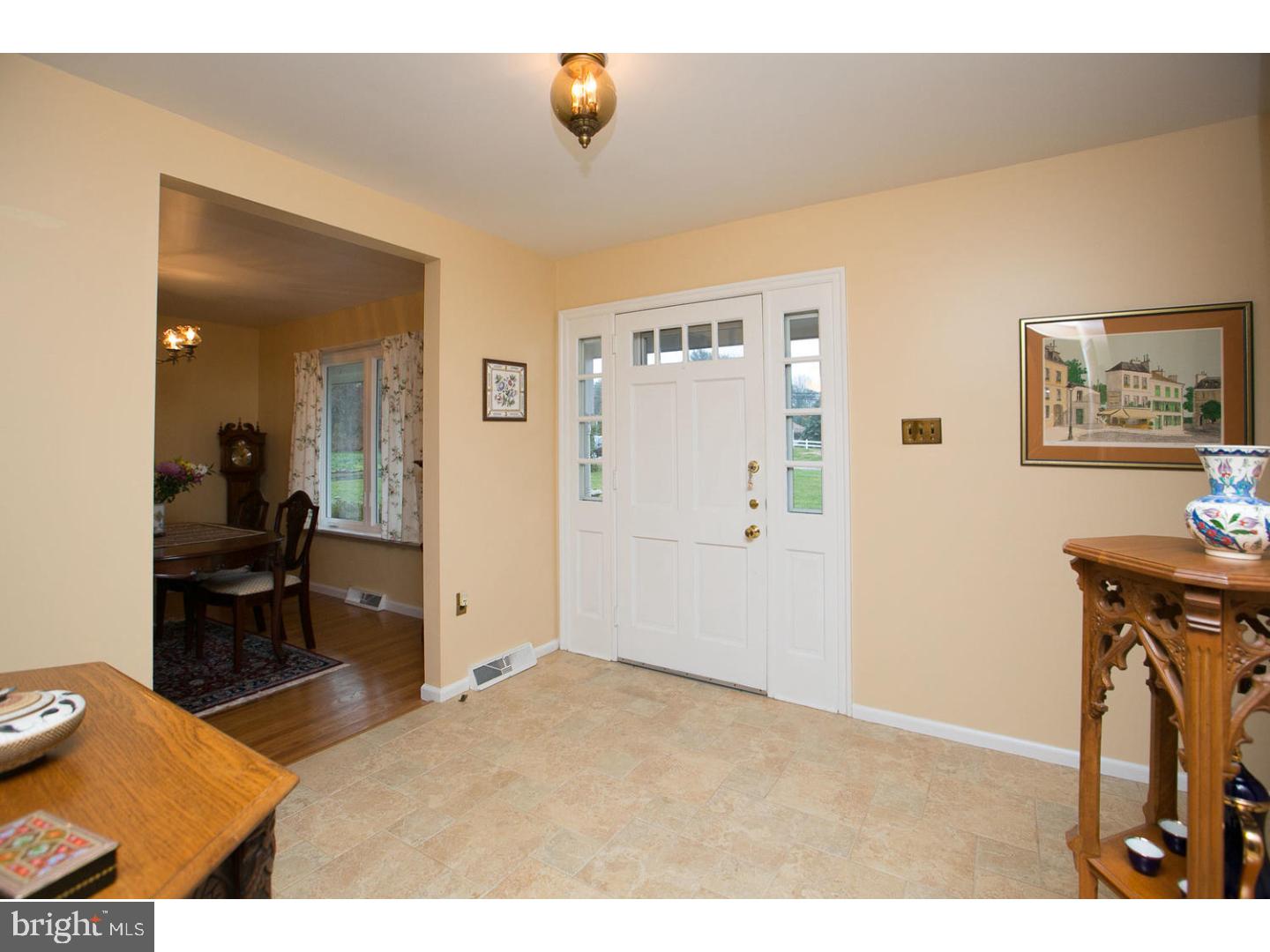 176 Kinsey Road Harleysville, PA 19438 - Photo 2 of 20 Foyer