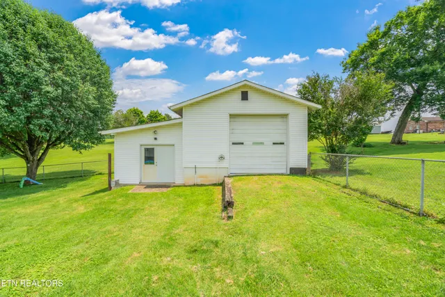 $250,000 | 113 Circle Drive, Rockwood, TN 37854