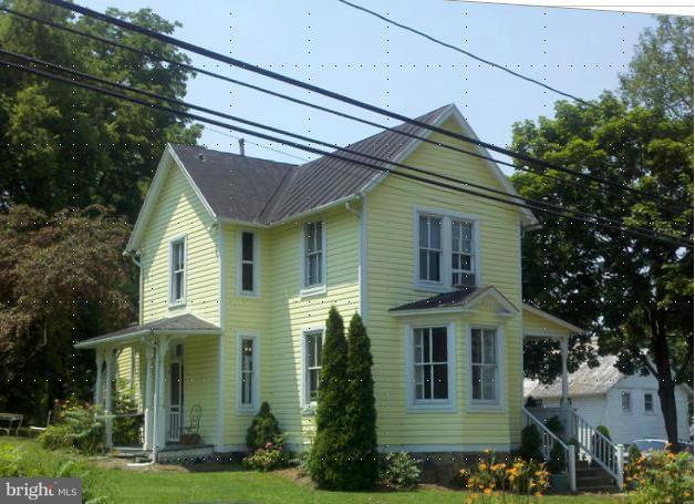 211 Edwards Ferry Road Northeast Leesburg, VA 20176 - Photo 1 of 27 Exterior (Front)