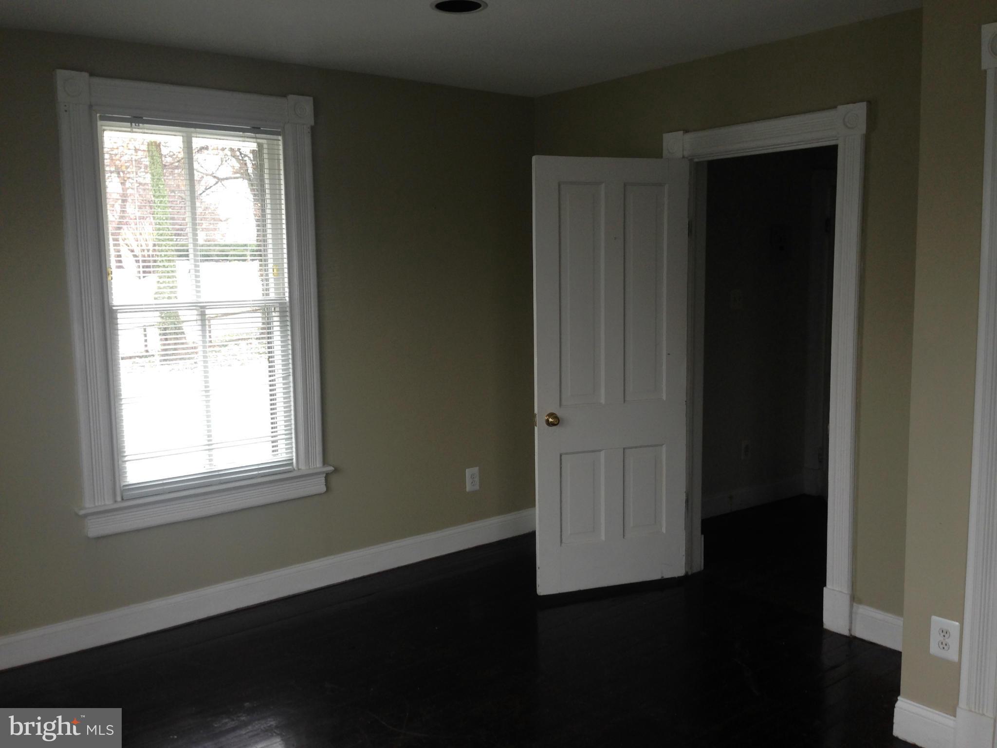 211 Edwards Ferry Road Northeast Leesburg, VA 20176 - Photo 17 of 27 Bedroom (Master)