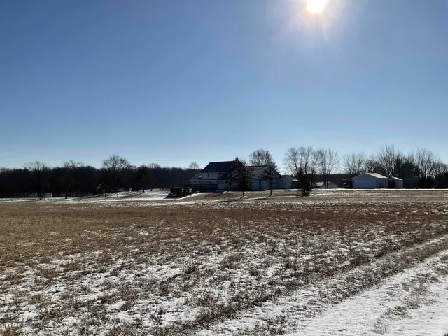$2,400 | 10421 Yoder Road, Yoder, IN 46798