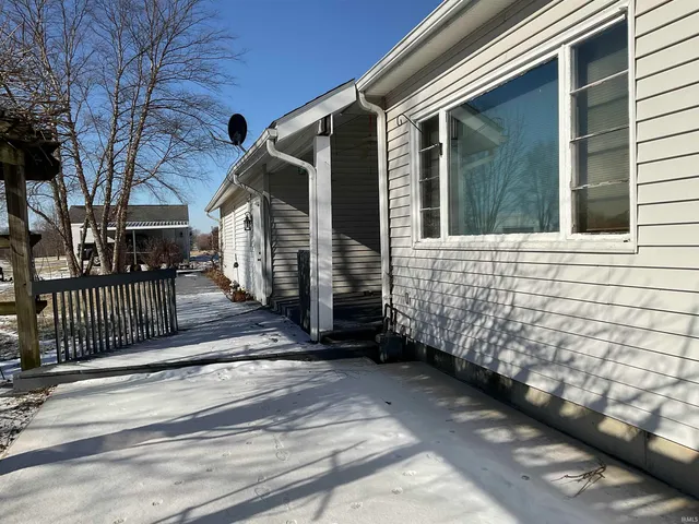 $2,400 | 10421 Yoder Road, Yoder, IN 46798