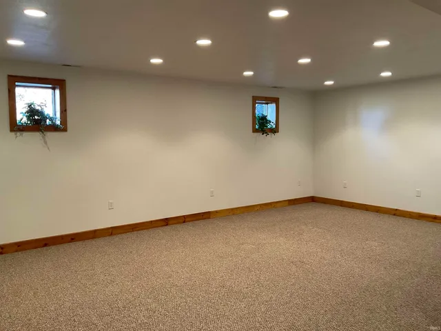 $2,400 | 10421 Yoder Road, Yoder, IN 46798