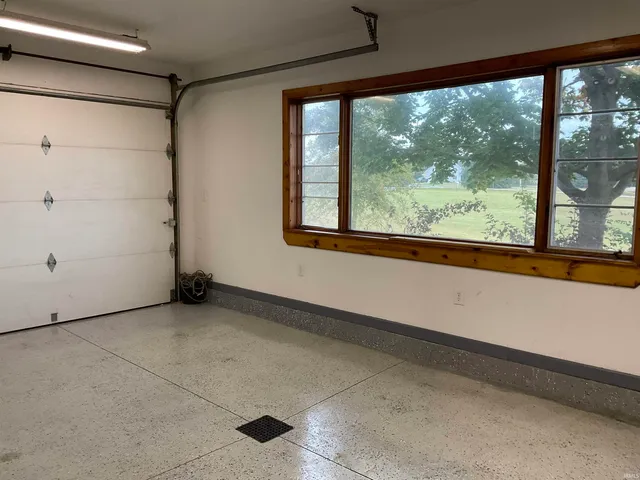 $2,400 | 10421 Yoder Road, Yoder, IN 46798