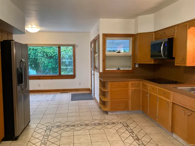 $2,400 | 10421 Yoder Road, Yoder, IN 46798