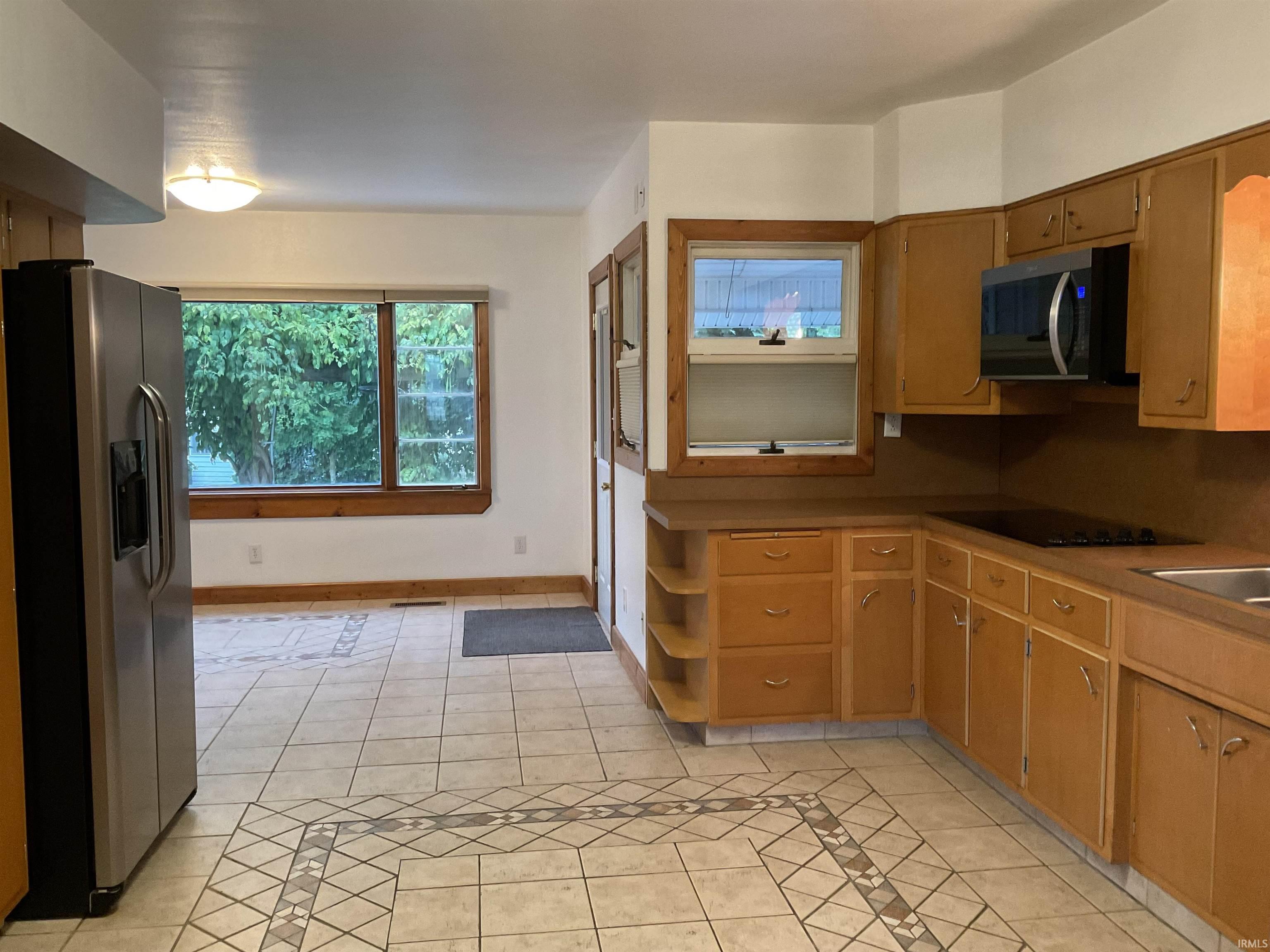 10421 Yoder Road Yoder, IN 46798 - Photo 6 of 29