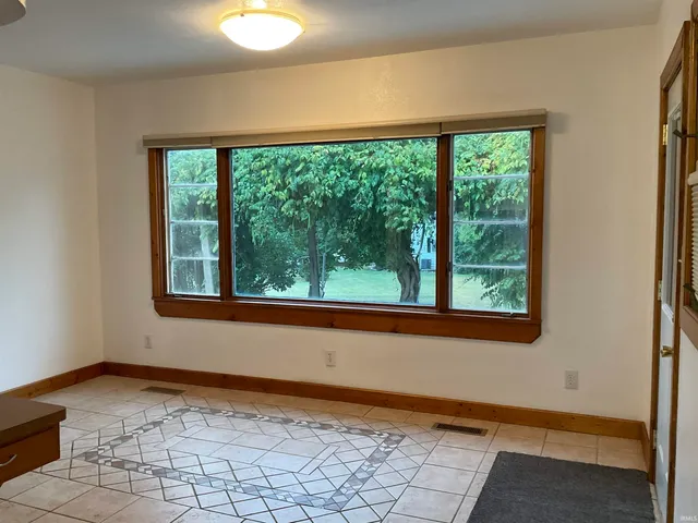 $2,400 | 10421 Yoder Road, Yoder, IN 46798