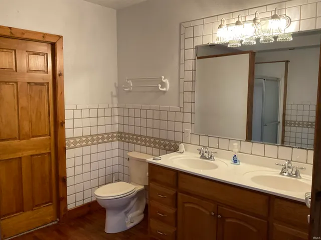 $2,400 | 10421 Yoder Road, Yoder, IN 46798