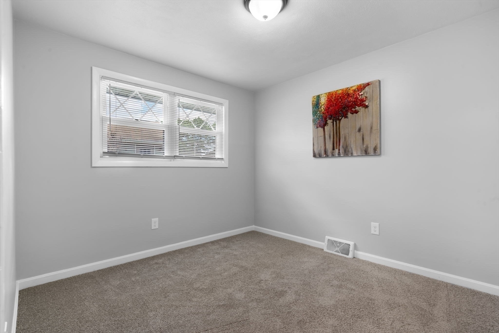 99 Sunderland Road Worcester, MA 01604 - Photo 19 of 35 Gallery Image 19