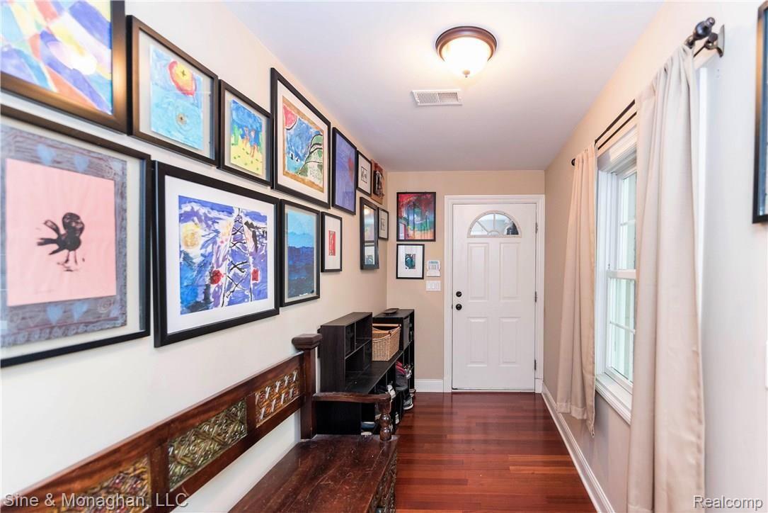 5350 Longmeadow Road Bloomfield Hills, MI 48304 - Photo 36 of 45 Service hallway to garage