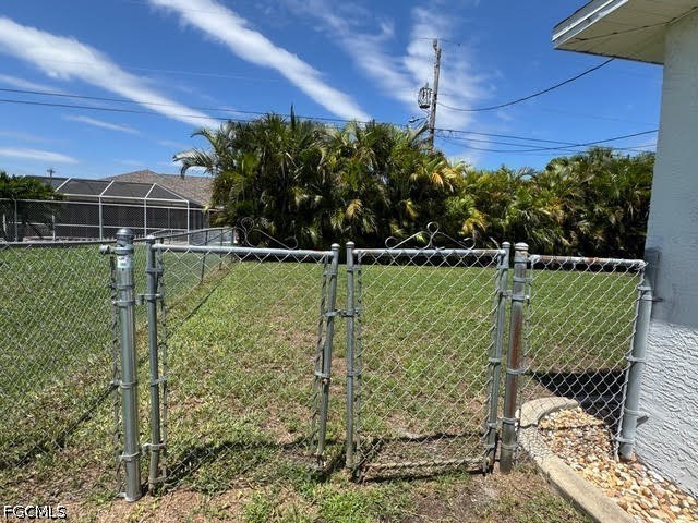 910 Southwest 3rd Avenue Cape Coral, FL 33991 - Photo 31 of 34