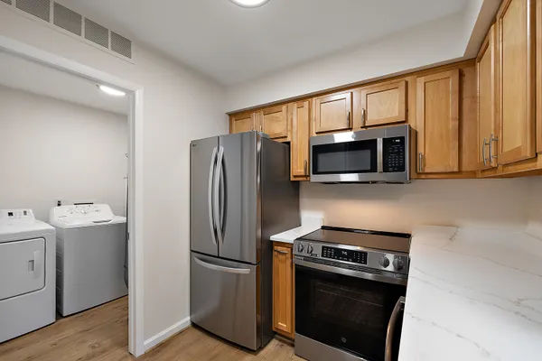 $169,900 | 1651 Emerson Circle, Rochester Hills, MI 48307