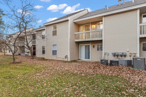 $169,900 | 1651 Emerson Circle, Rochester Hills, MI 48307