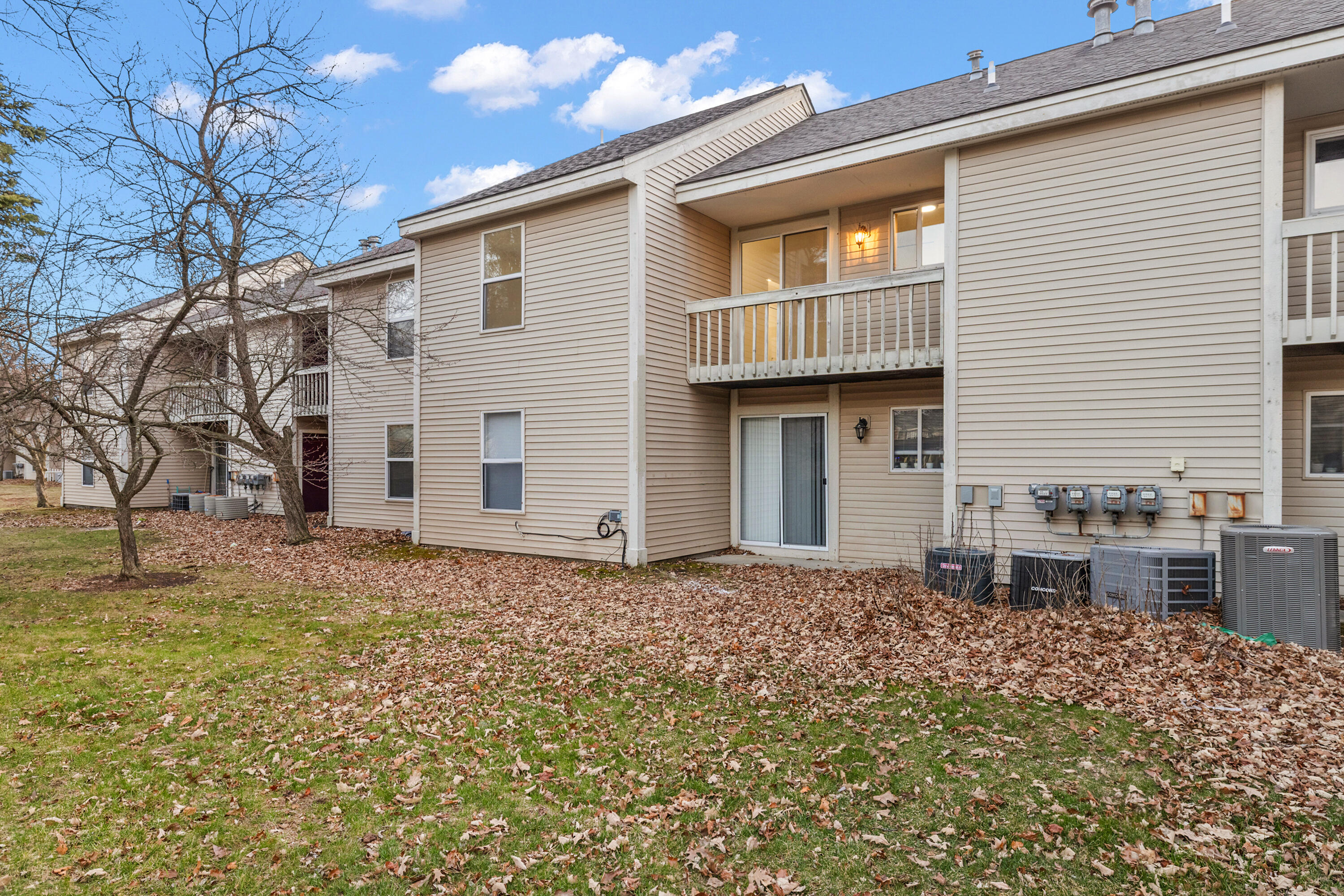 1651 Emerson Circle Rochester Hills, MI 48307 - Photo 26 of 27 06-1651 Emerson Cir -6