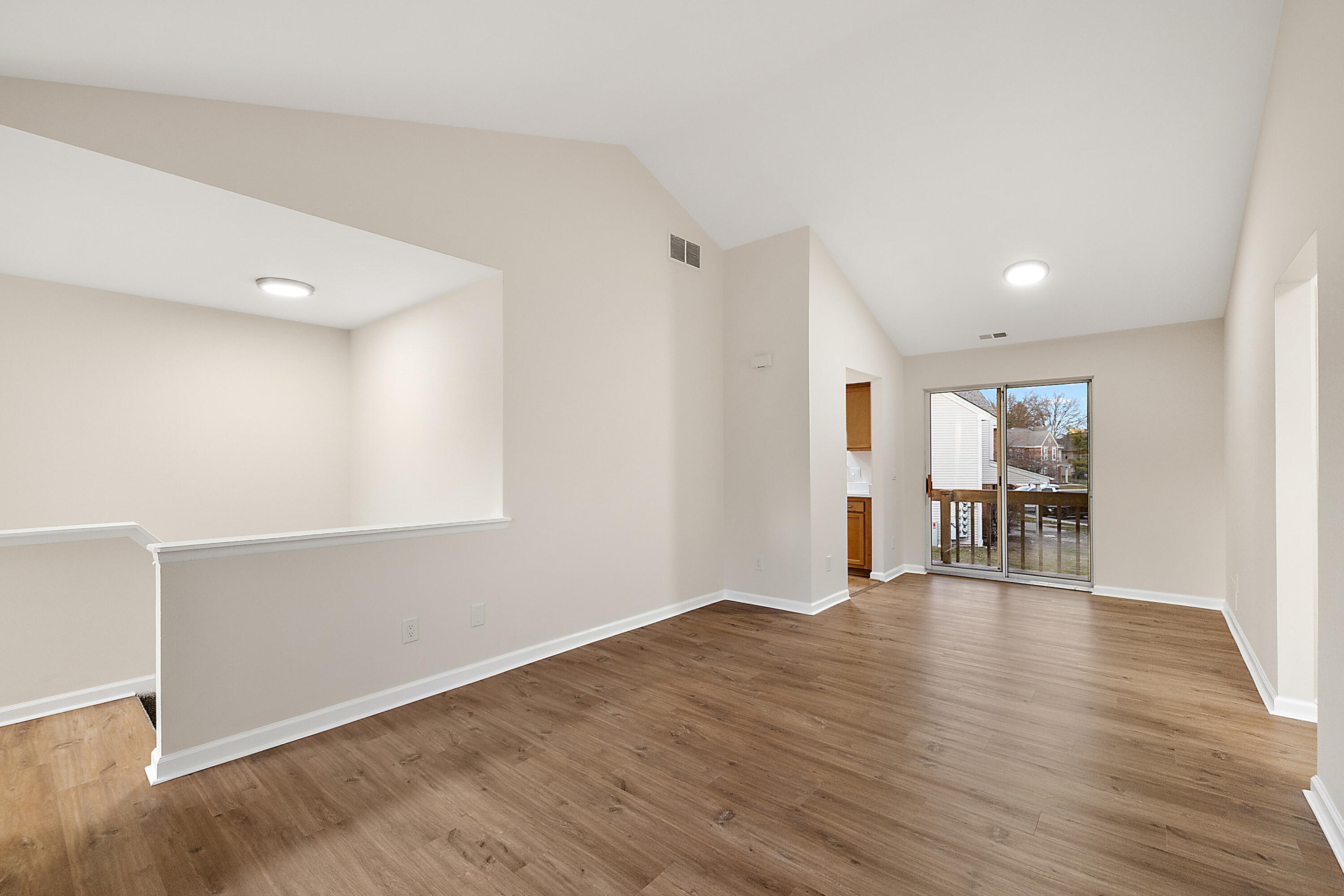 1651 Emerson Circle Rochester Hills, MI 48307 - Photo 3 of 27 15-1651 Emerson Cir -15