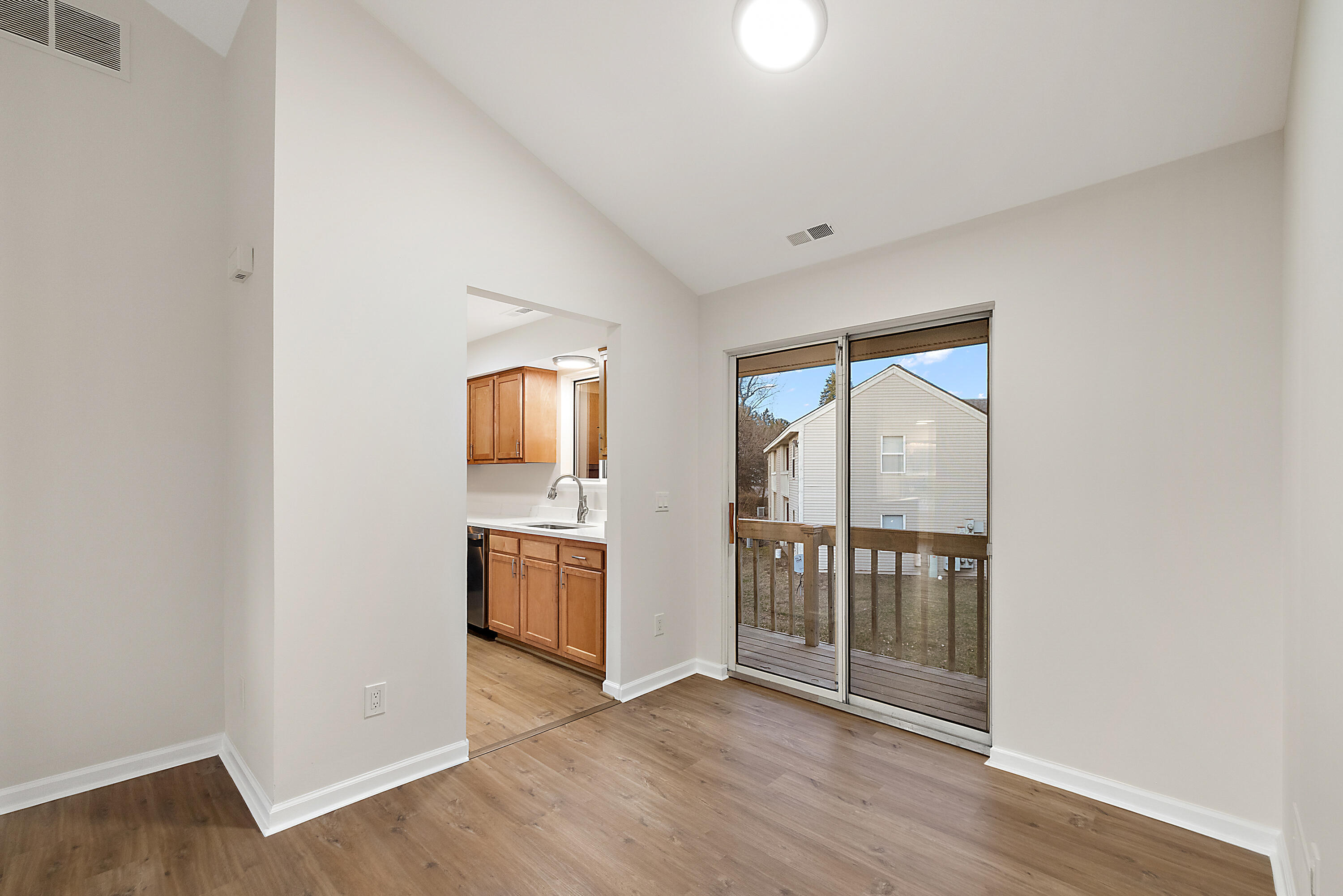 1651 Emerson Circle Rochester Hills, MI 48307 - Photo 7 of 27 18-1651 Emerson Cir -18