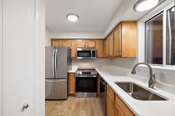 $169,900 | 1651 Emerson Circle, Rochester Hills, MI 48307