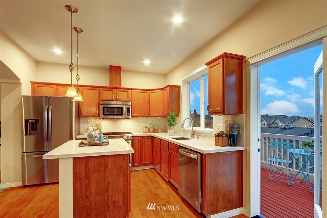 533 Pilchuck Path Everett, WA 98201 - Photo 5 of 27