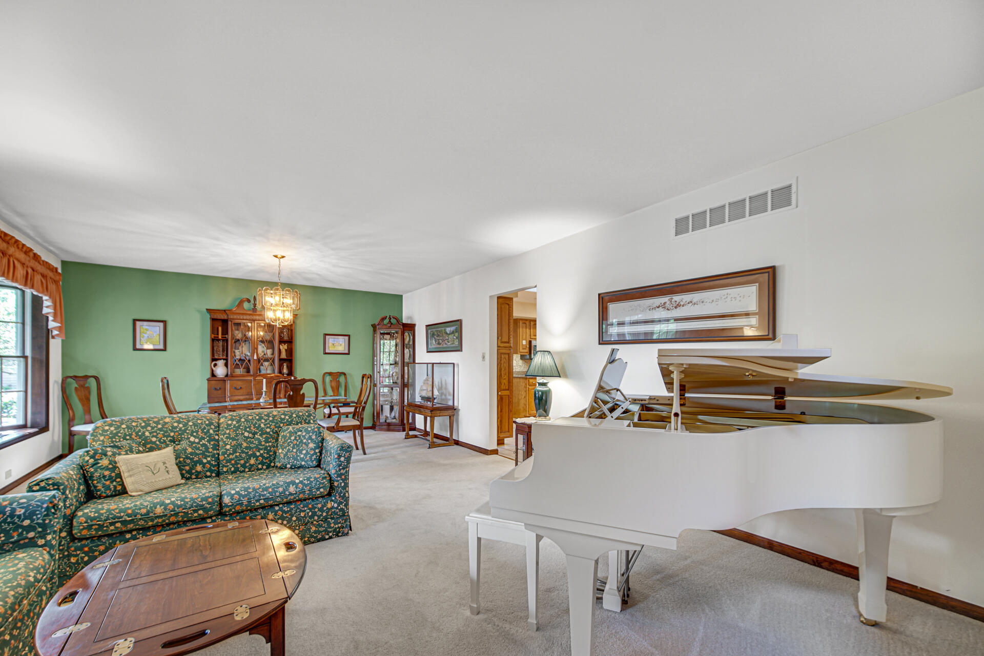 180 Primrose Circle Chesterton, IN 46304 - Photo 15 of 42 1920x1280