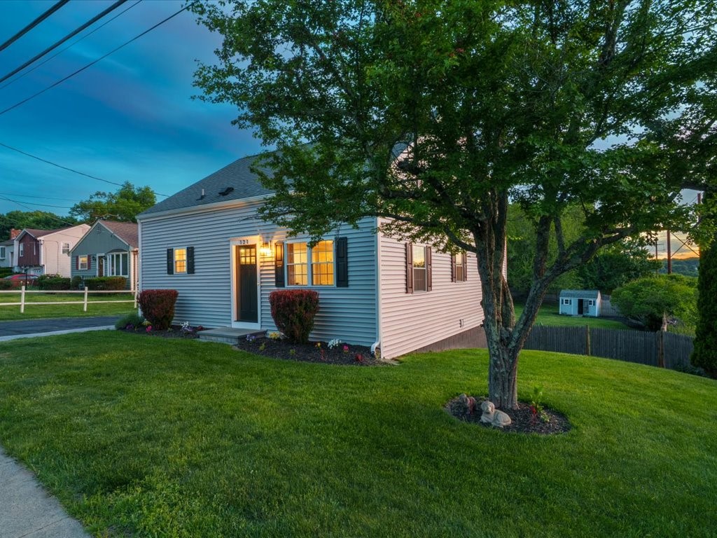 121 Talcott Street Woonsocket, RI 02895 - Photo 4 of 42
