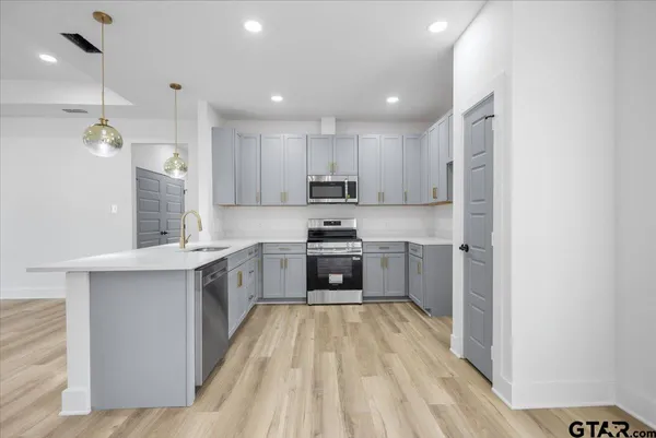 $264,900 | 228 South Fenton Avenue, Tyler, TX 75702